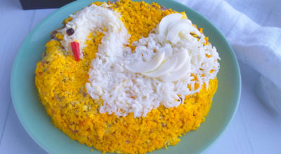 Салат «Белый лебедь» с курицей и грибами: пошаговый рецепт с фото