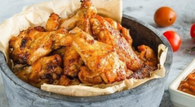 Рецепт для лучшего пикника: Куриные крылышки на гриле с домашним соусом BBQ